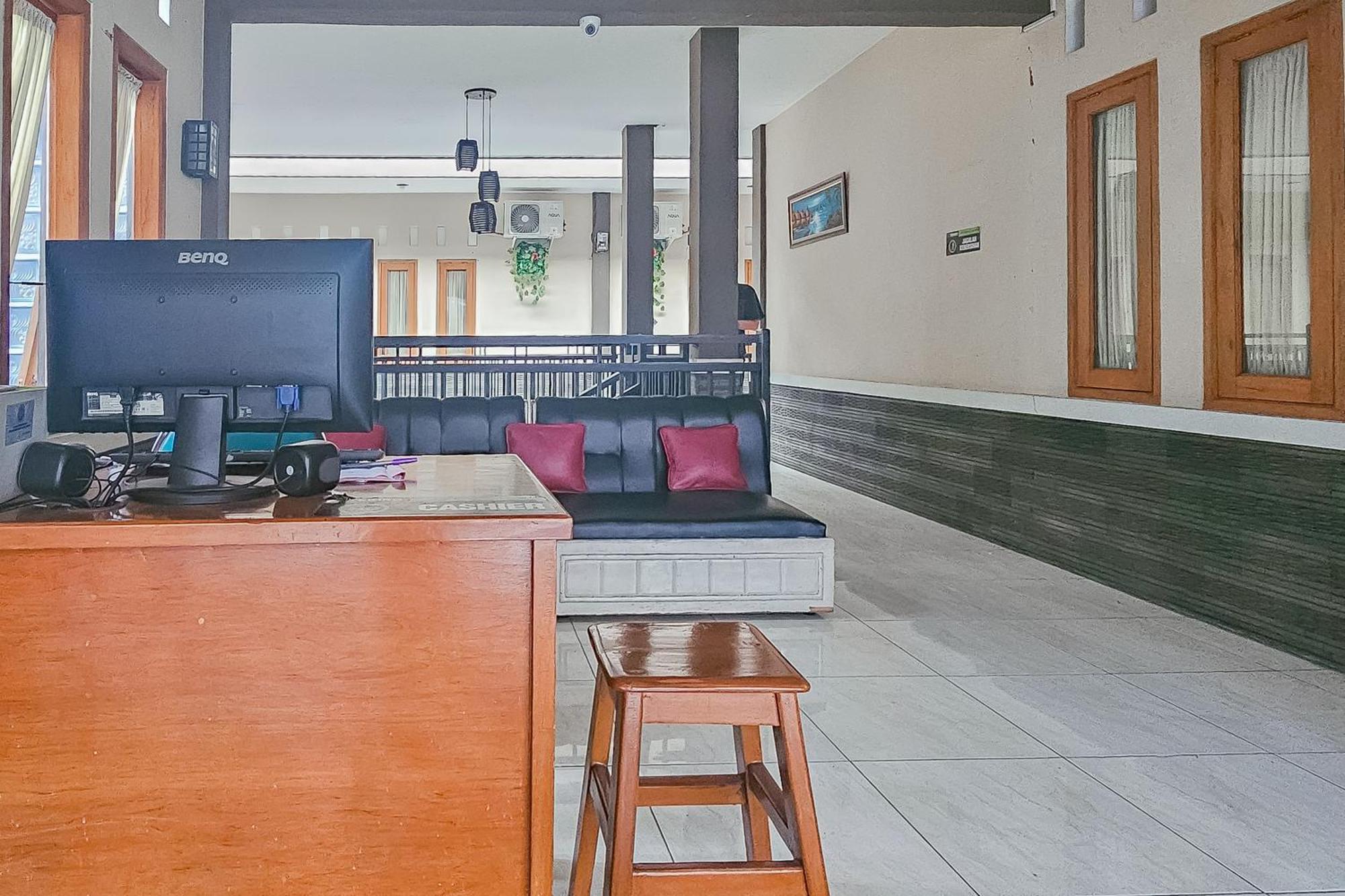 Hotel Reddoorz Near Alun Alun Cianjur Zewnętrze zdjęcie